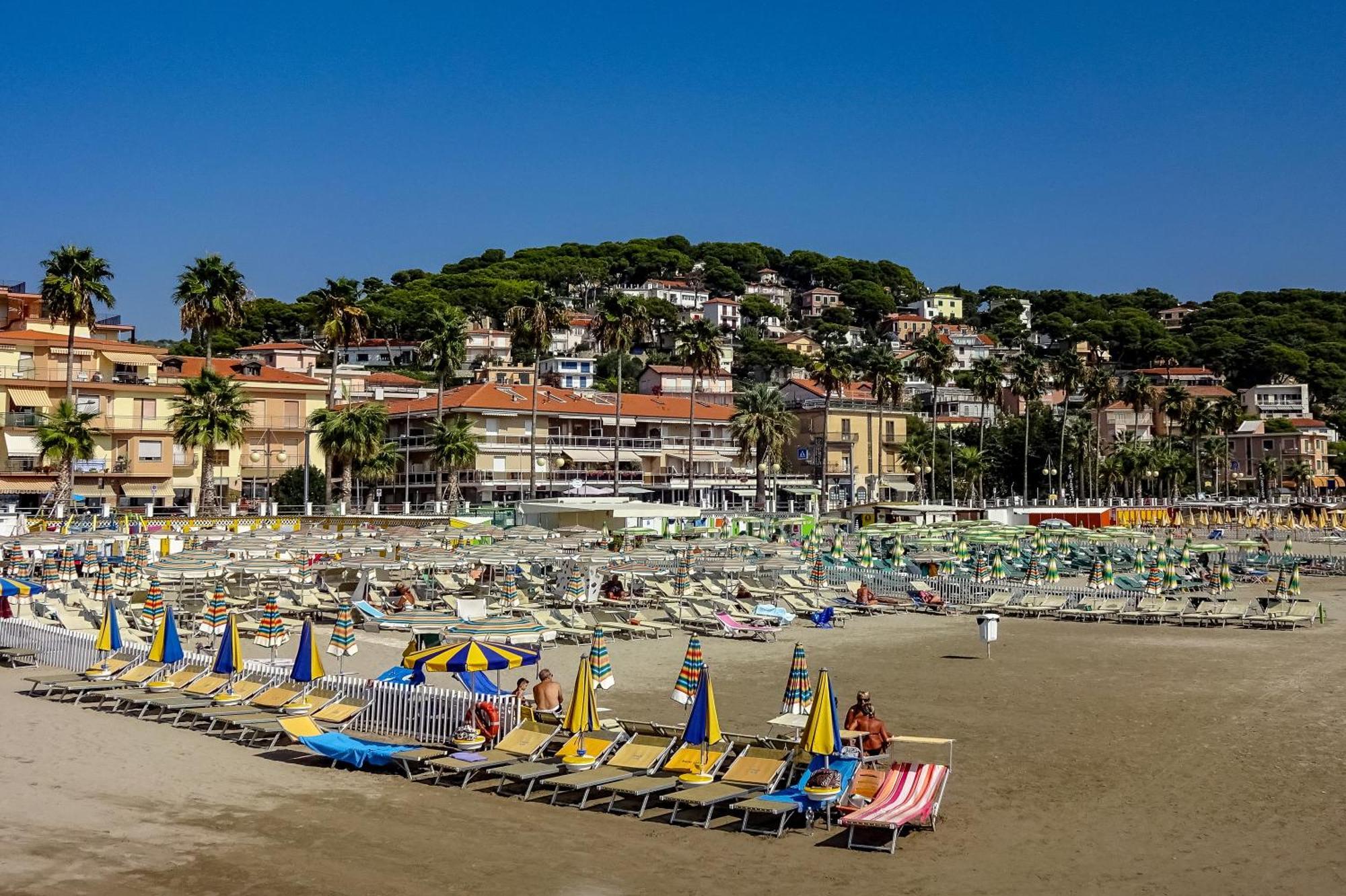 Laigueglia Beach - Happy Rentals Eksteriør billede
