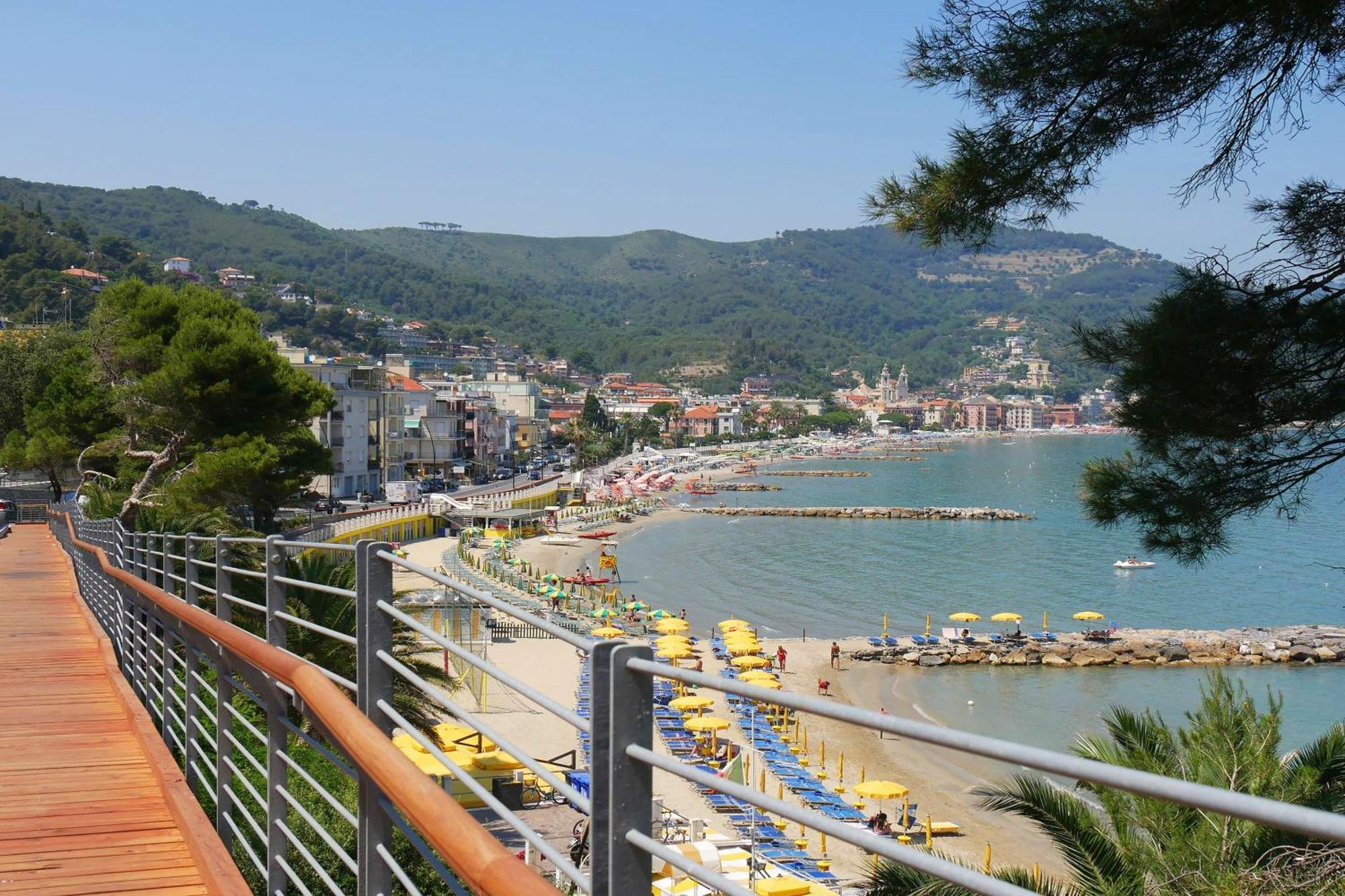 Laigueglia Beach - Happy Rentals Eksteriør billede